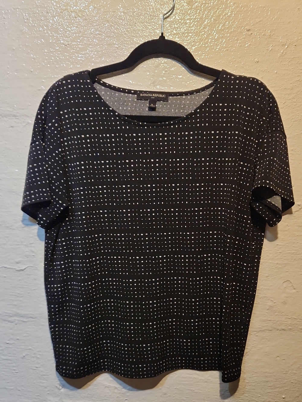 Banana Republic Black Short Sleeve Dot-Pattern Tee